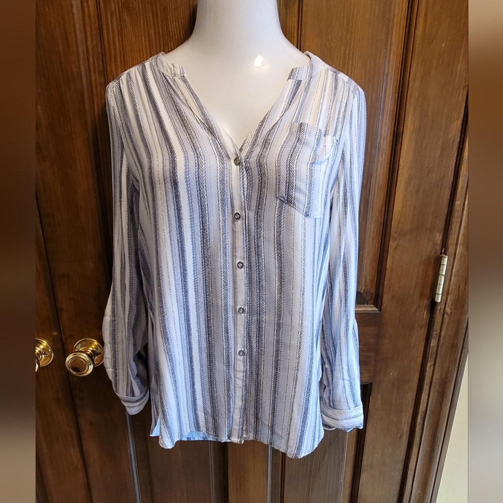 Candies Sz M Long Sleeve Gray White Black Button Up Shirt P2P 19 L 20